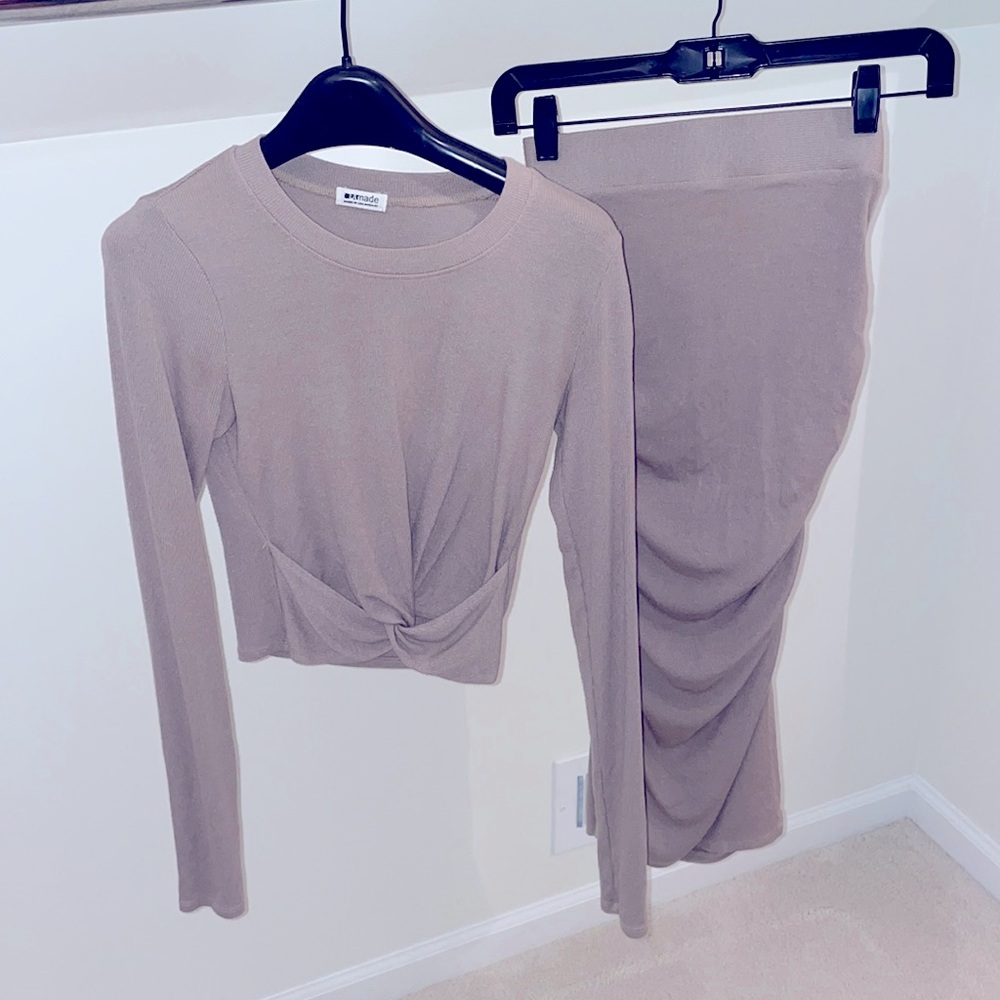 LA MADE OUTFIT TOP AND SKIRT IN A NUETRAL